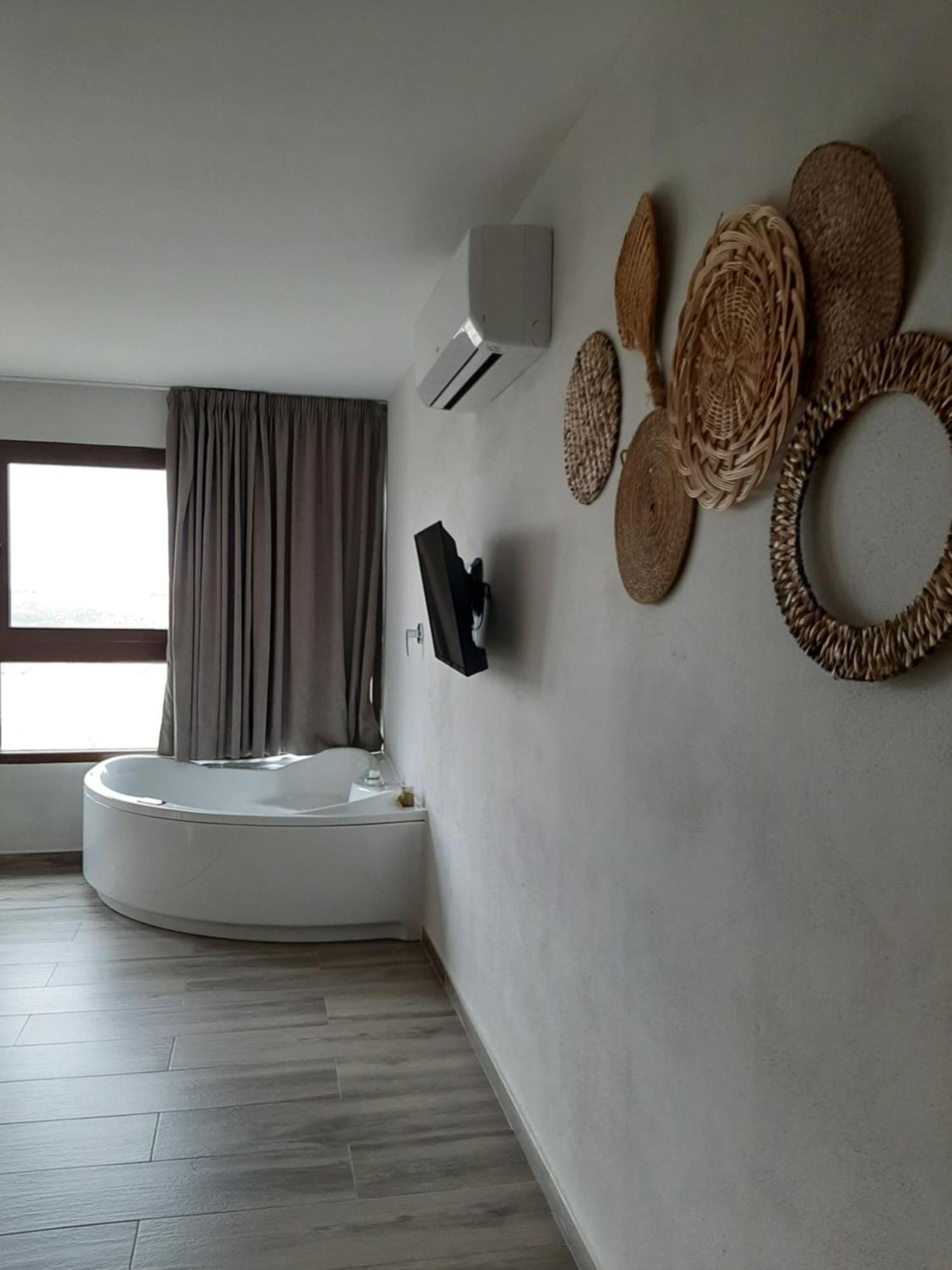 Casas Rurales Maribel - Complejo Moradas Del Cerro 1 - Suites Con Jacuzzi En Alcala Del Jucar Casas del Cerro Room photo